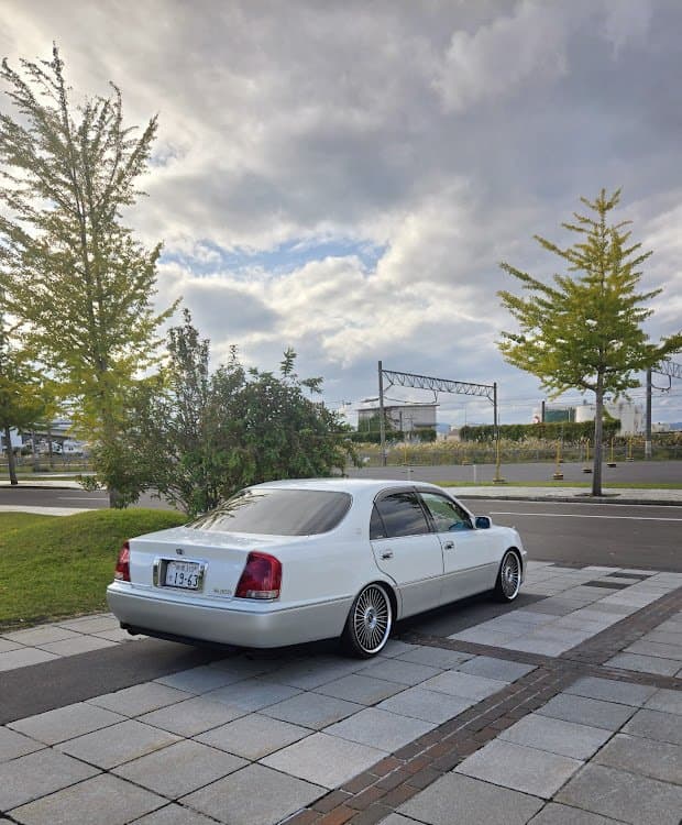 Toyota Crown Majesta JZS177