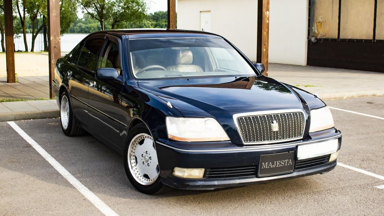 Toyota Crown Majesta